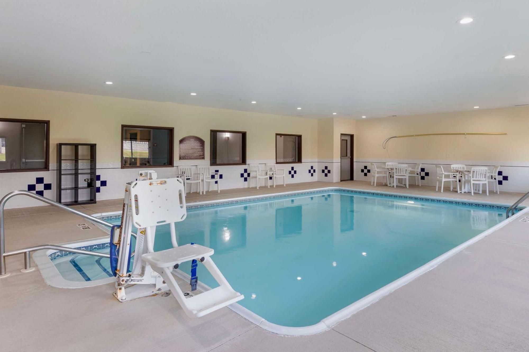 Comfort Inn & Suites Davenport - Quad Cities Εξωτερικό φωτογραφία